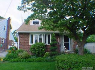 1103 Bowling Green Dr, Westbury, NY 11590