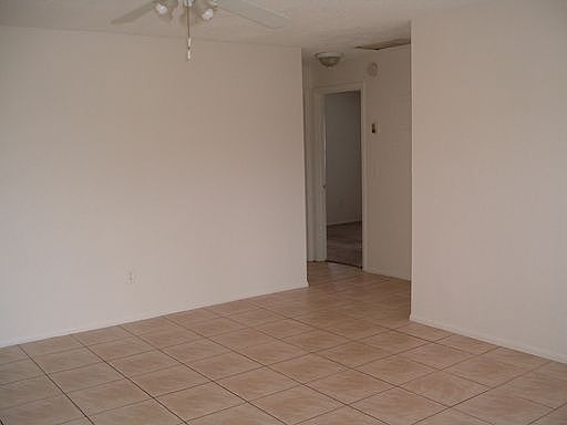 3rd image of 3778 Gladys Ct