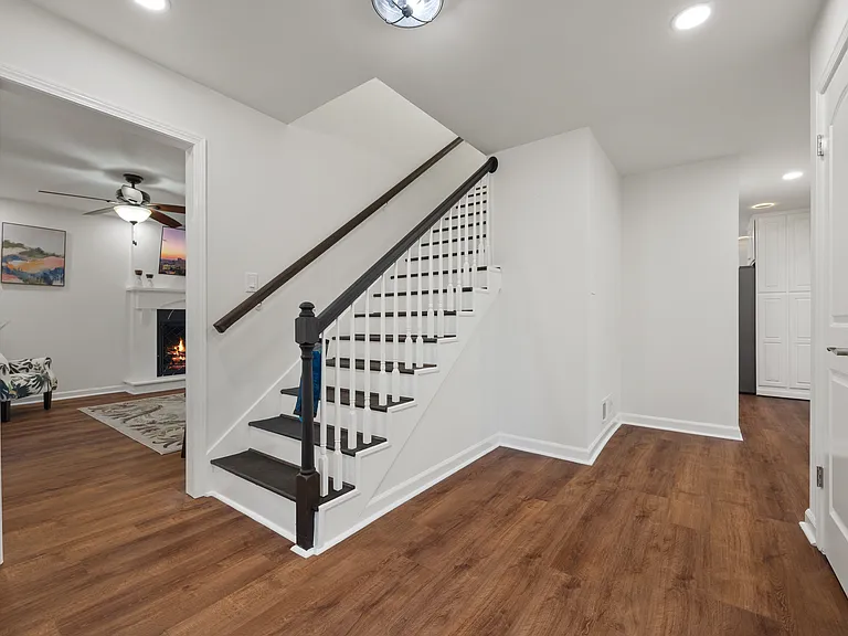 82 Vanessa Dr SE — Photo 21