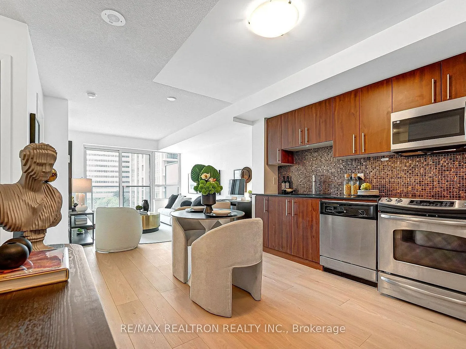 1 bed, $2,300 — Photo 2