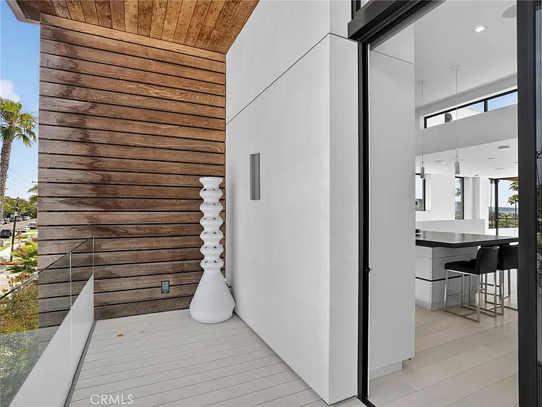 703 N Lucia Ave — Photo 30