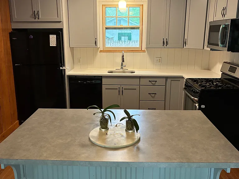 110 Beach Rd — Photo 3