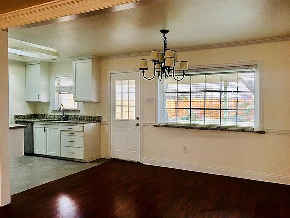 5th image of 4016 Charter Dr