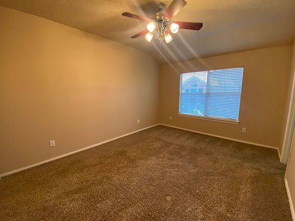 3rd image of 1042 Palomino Dr
