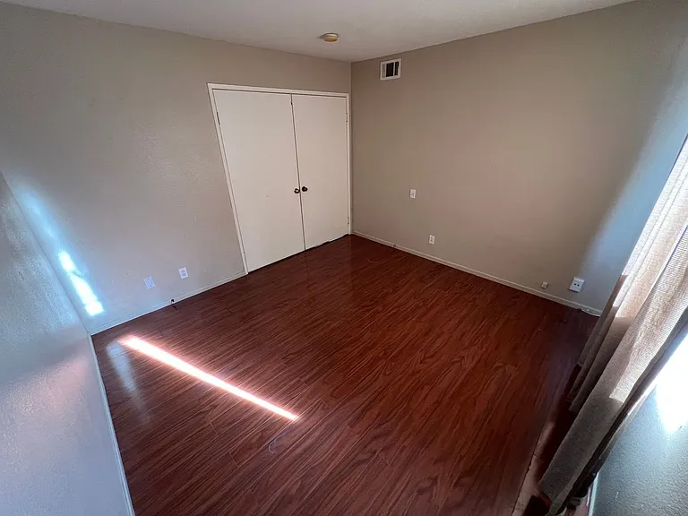 7834 Boxwood Ct — Photo 14