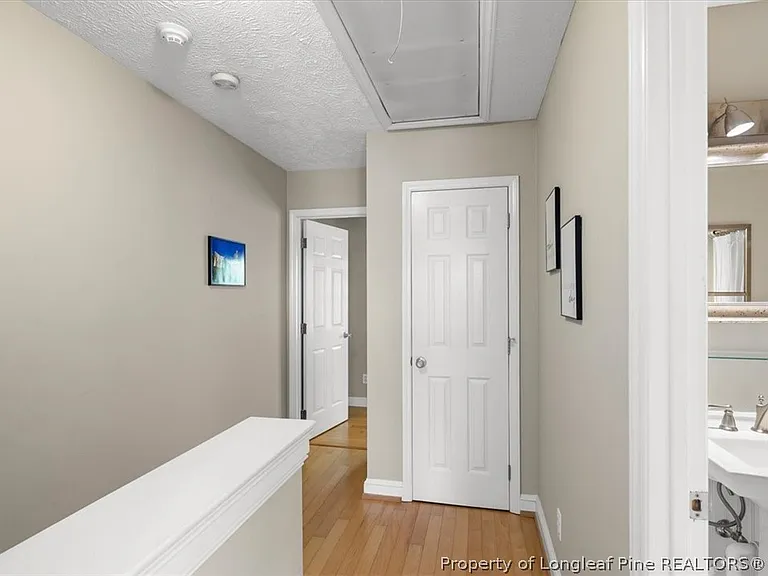 421 Cityview Ln — Photo 25