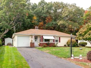38 Hillside Ave, Webster, MA 01570