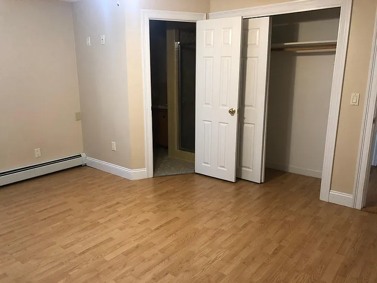 962 Plainfield St — Photo 13