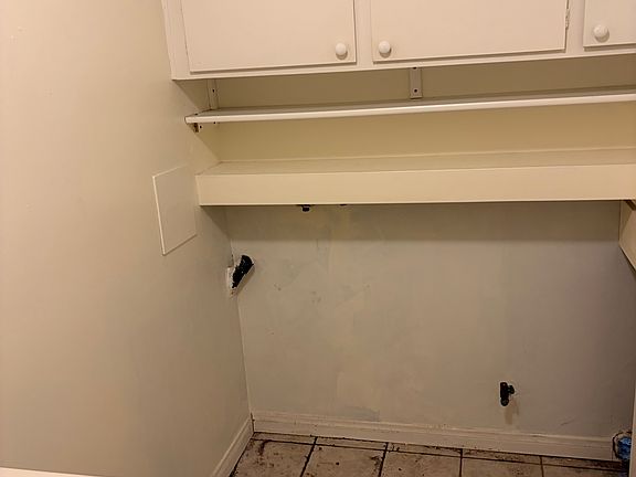 3rd image of 2438 El Paseo Cir #1