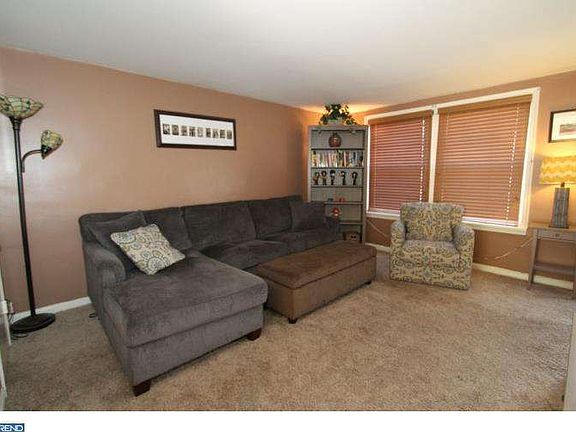 5th image of 4453 Garden St