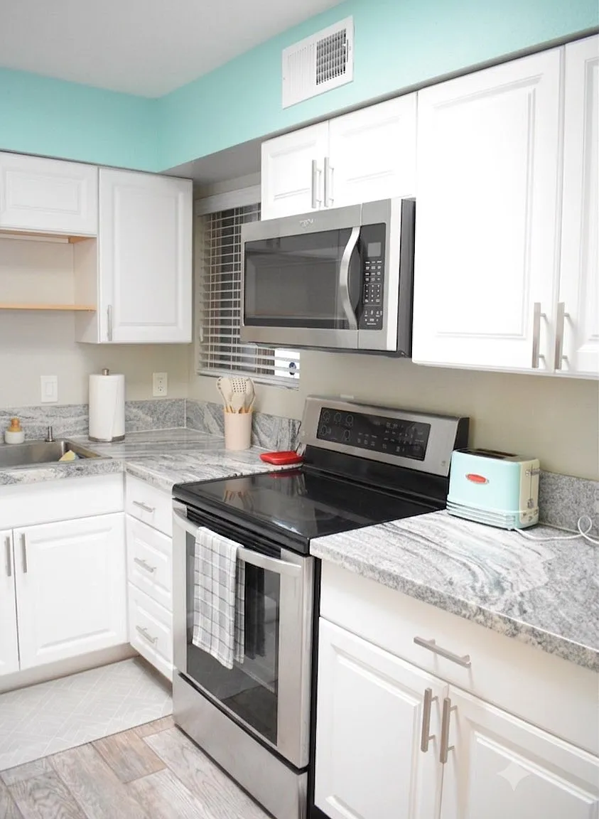 2 bed, 1076 sqft, $1,900 — Photo 4