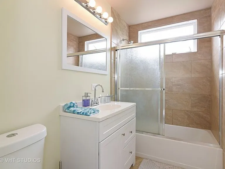 774 Green Bay Rd — Photo 17