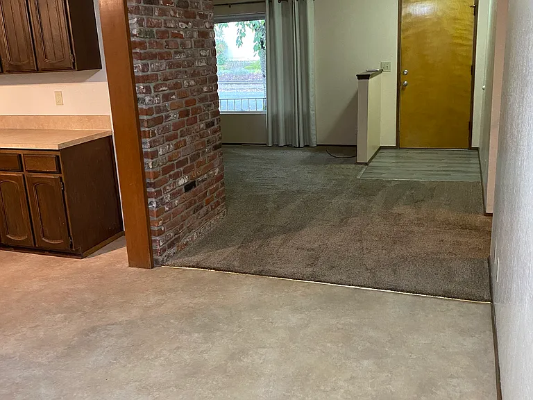 2088 Shiloh St — Photo 2