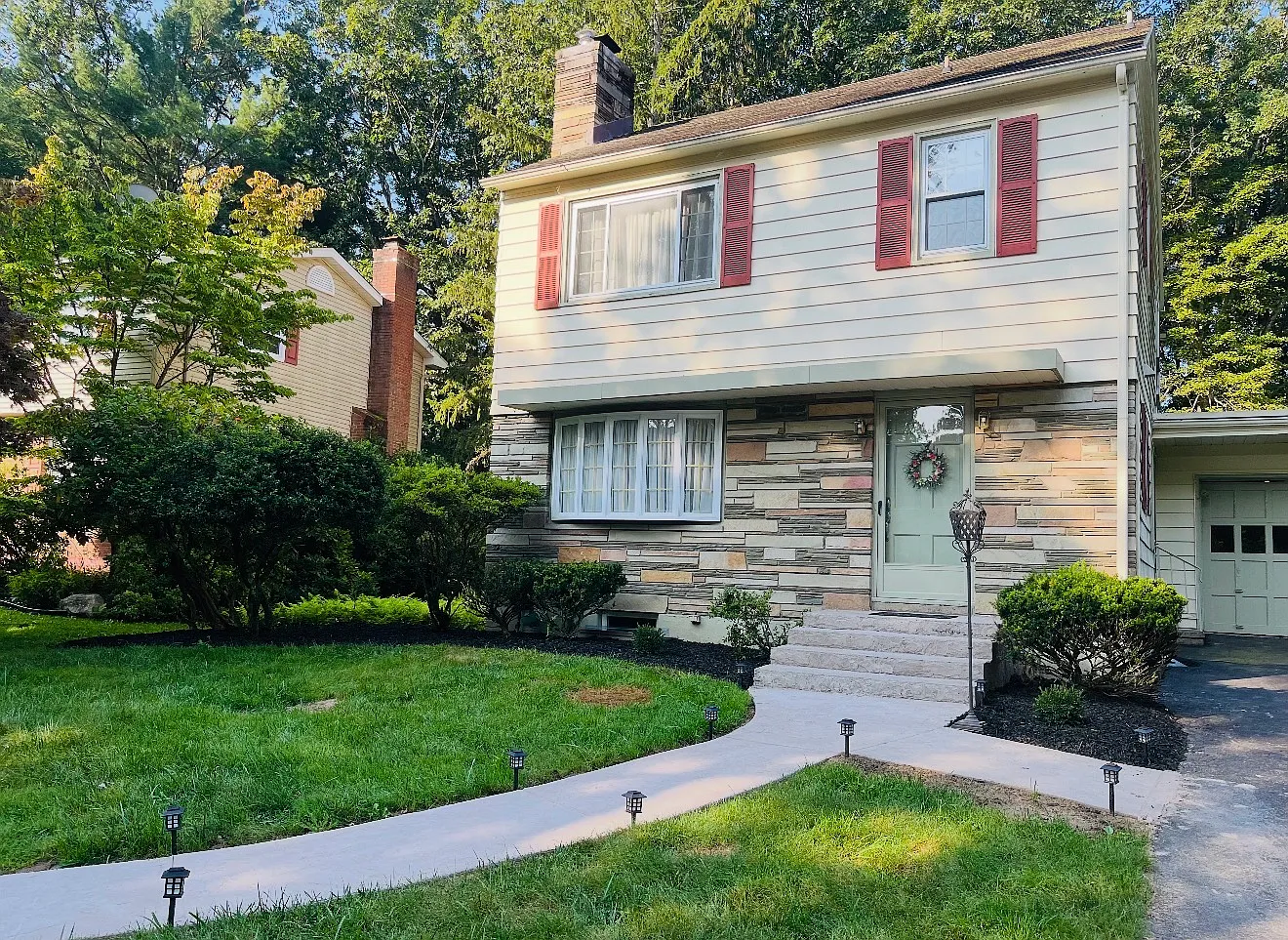 3 bed, 1344 sqft, $2,000 — Photo 2