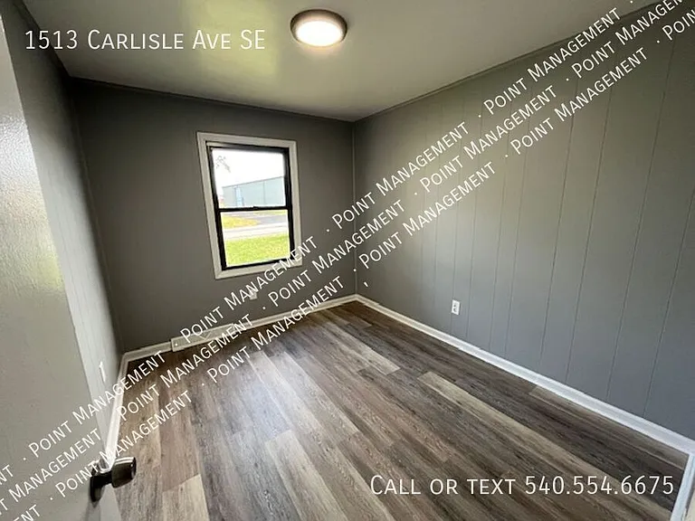 1513 Carlisle Ave SE — Photo 9