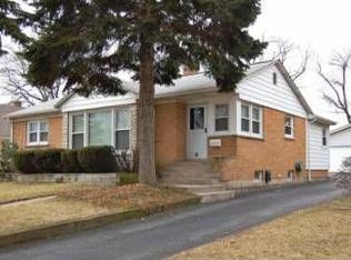 38 N Linden Ave, Palatine, IL 60074