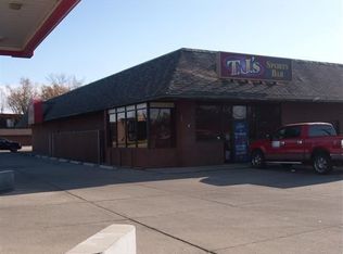 715 Country Club Rd, Norfolk, NE 68701