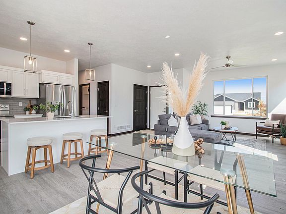 7th image of this home