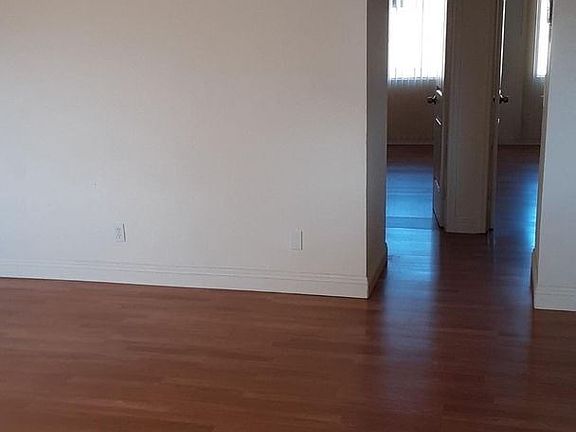 3rd image of 9109 Kenwood Dr APT 26