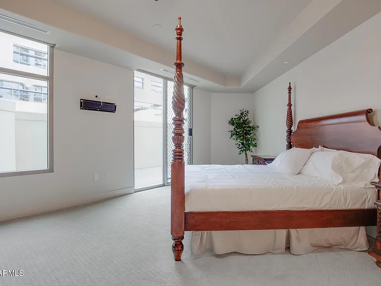 2211 E Camelback Rd #106 — Photo 15