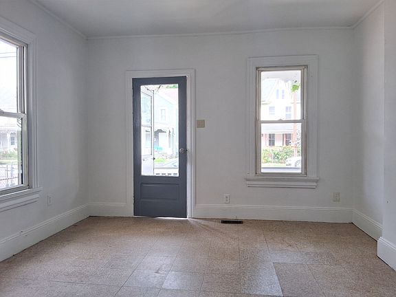 3rd image of 113 Church St