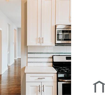 2nd image of 3601 W Wrightwood Ave APT 1