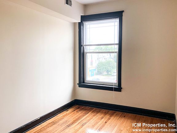 3rd image of 3054 N Greenview Ave #30583