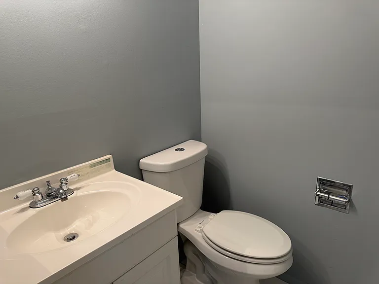 10427 Briarbend Dr #8 — Photo 9