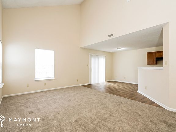 4th image of 1284 Edgewater Dr