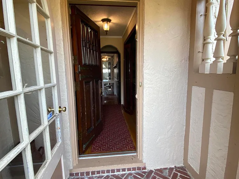 98 Darlington Rd — Photo 3