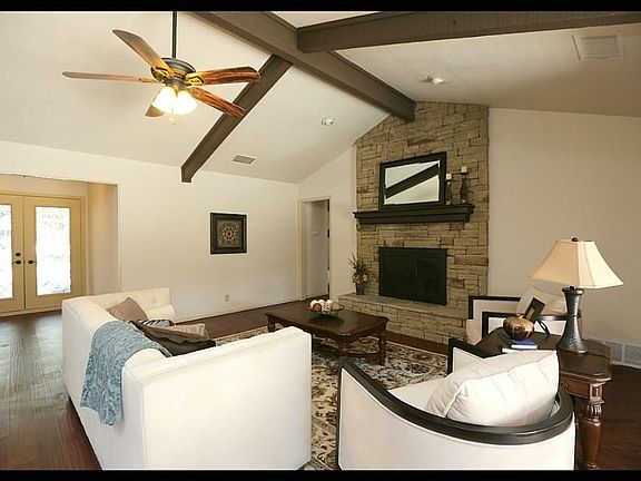 3rd image of 2709 Marquis Cir E