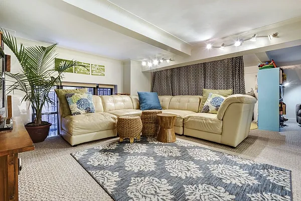 Sold by HomeDax Real Estate | media 12