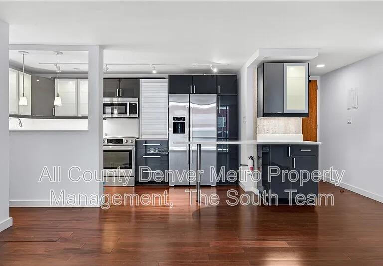 1155 Ash St #304 — Photo 1