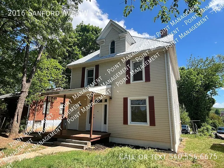 2016 Sanford Ave SW #A — Photo 1