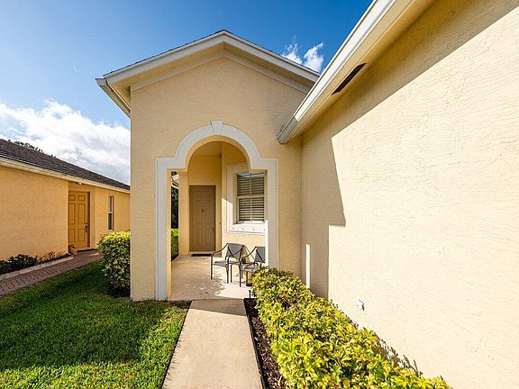 4th image of 572 SW Indian Key Drive