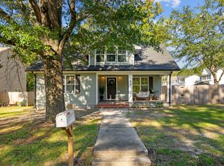 613 N Stewart St, Raeford, NC 28376