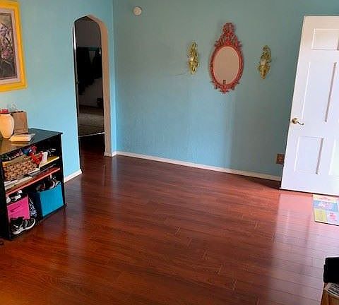 3rd image of 616 White St