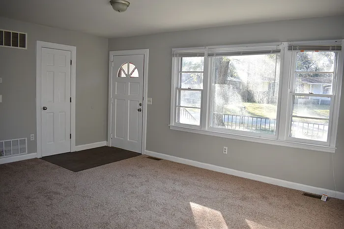 2629 Orchid Ave — Photo 3