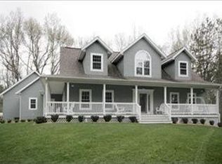 9179 Highland View Dr, Kalamazoo, MI 49009