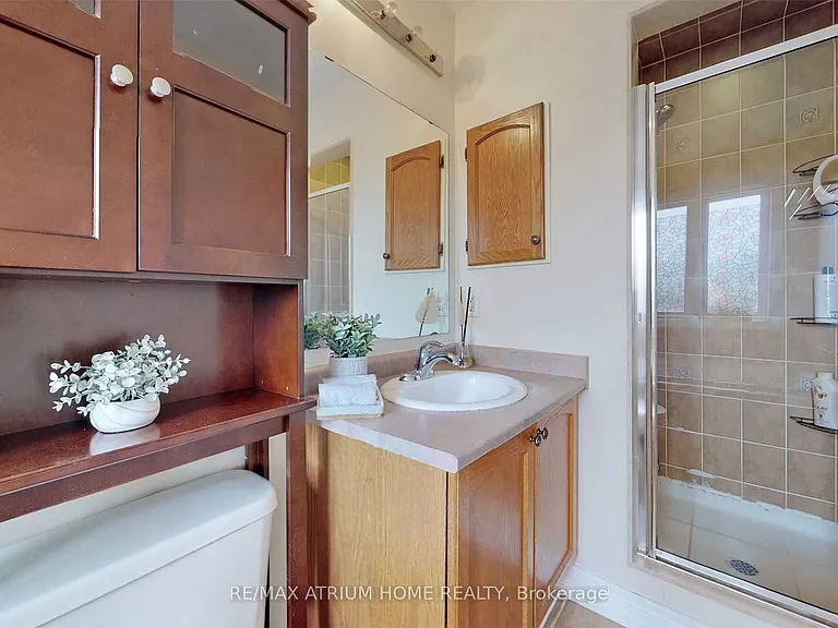 41 Thistle Ave — Photo 8