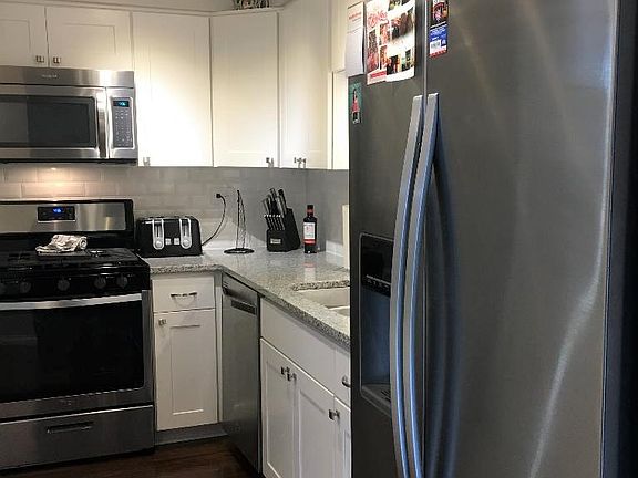 4th image of 6S010 Steeple Run Dr APT 1A