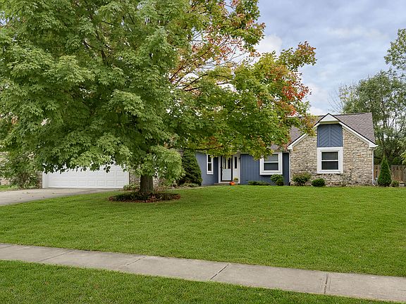 2nd image of 9911 Harbour Pines Ct