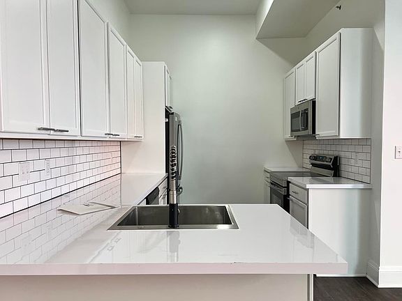 2nd image of 273 Cumberland St