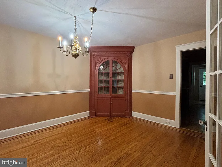 1121 Spring Grove Ave — Photo 7