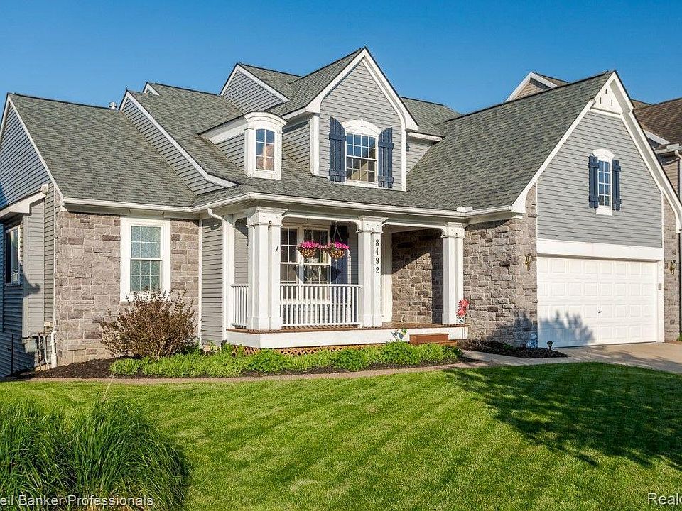 1st image of 8492 Parkridge Dr