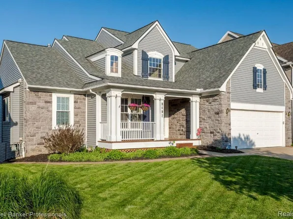 8492 Parkridge Dr, Dexter, MI 48130