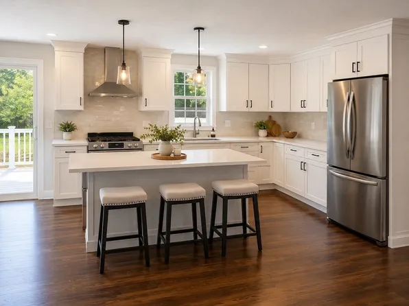 90 Howland Rd, Lakeville, MA 02347