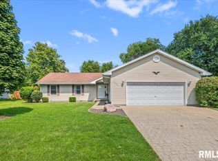 1204 Sherwood Eddy Dr, Jacksonville, IL 62650