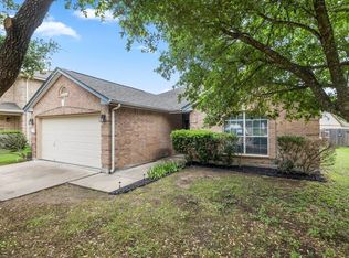 107 Jefferson Cv, Elgin, TX 78621