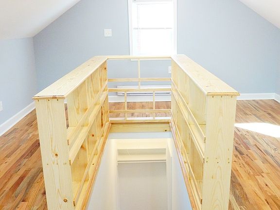 5th image of 907 Hudson Ave APT 2